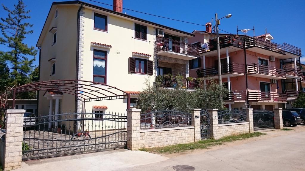 Apartments Ruza Умаг Экстерьер фото
