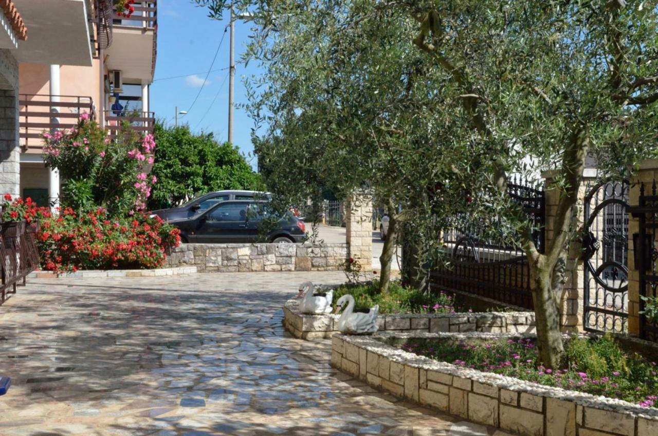 Apartments Ruza Умаг Экстерьер фото